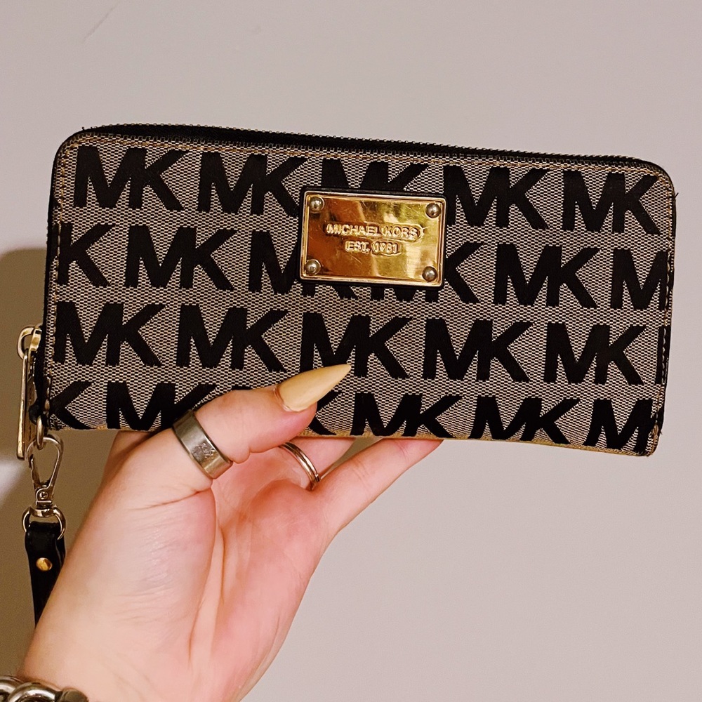 Michael Kors wallet